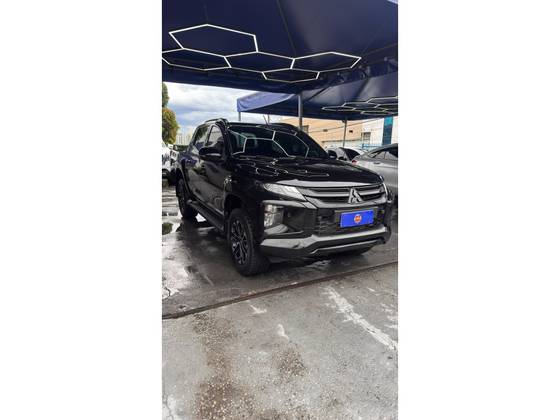 MITSUBISHI L200 TRITON 2.4 16V TURBO DIESEL SPORT HPE-S CD 4P 4X4 AUTOMÁTICO